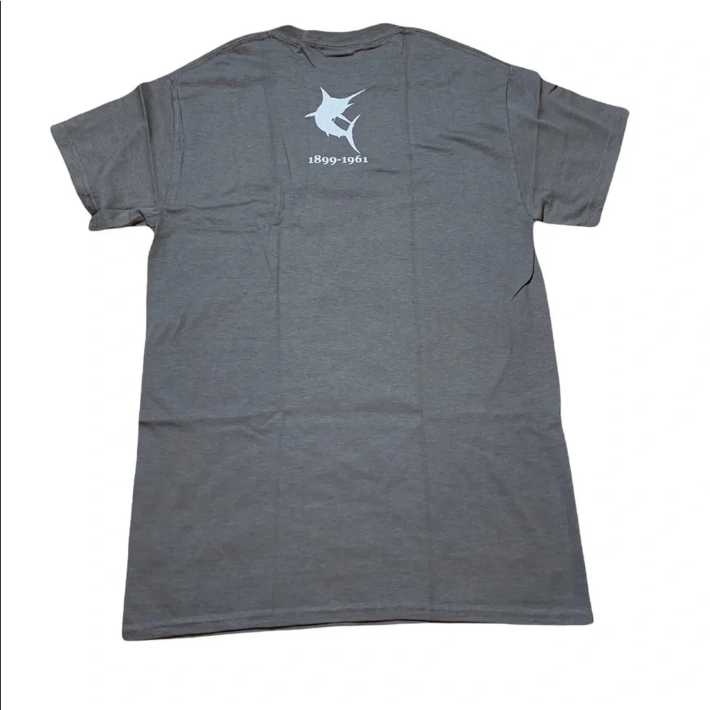 I heart Hemingway grey t shirt size small